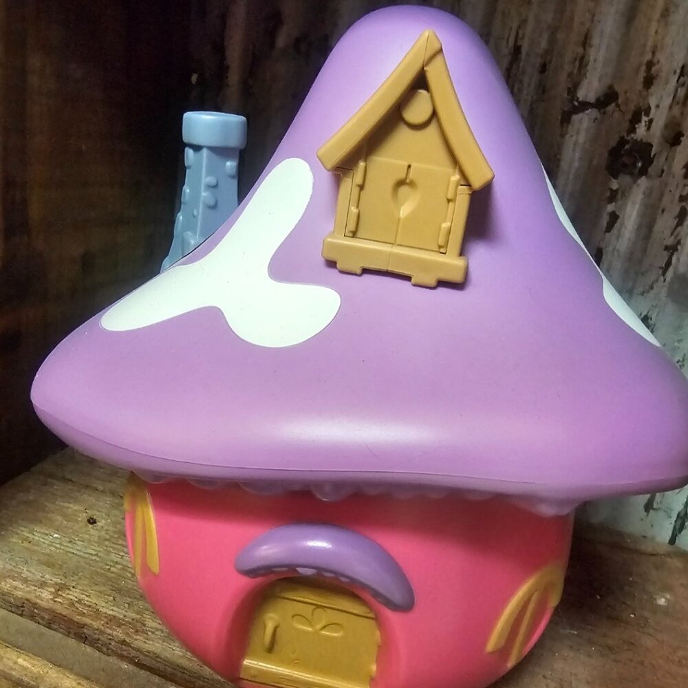 Smurf popcorn holder